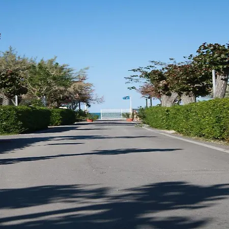 Szálloda Villaggio Turistico Le Mimose Porto SantʼElpidio