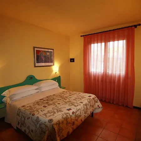 Szálloda Villaggio Turistico Le Mimose 4*