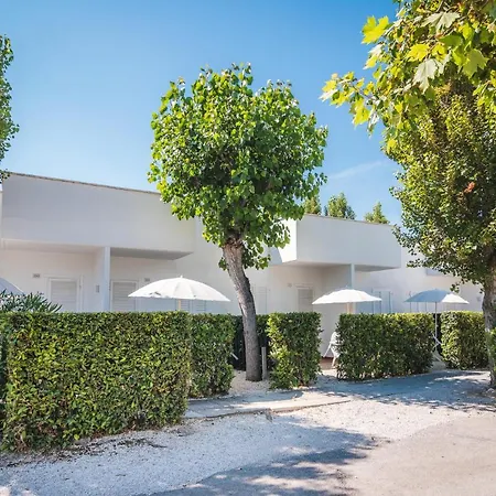 Villaggio Turistico Le Mimose Aparthotel