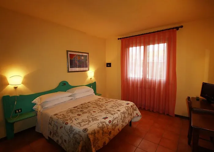 Hotel Villaggio Turistico Le Mimose 4*