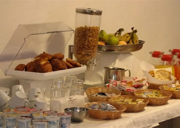 Villaggio Turistico Le Mimose Hotel 4*