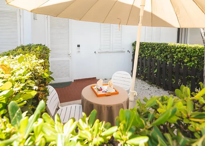 Hotel Villaggio Turistico Le Mimose 4*