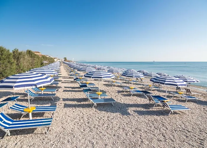 Villaggio Turistico Le Mimose 4*