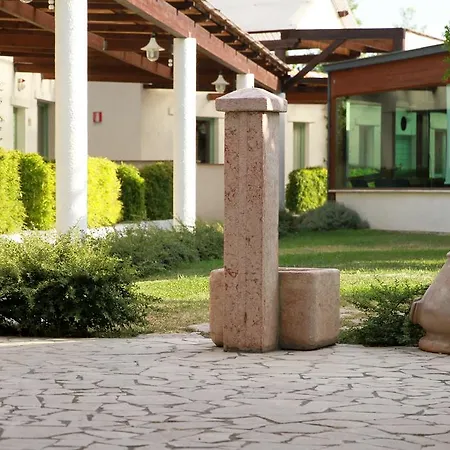 Villaggio Turistico Le Mimose 호텔 4*