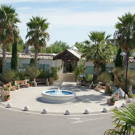 Szálloda Villaggio Turistico Le Mimose Porto SantʼElpidio