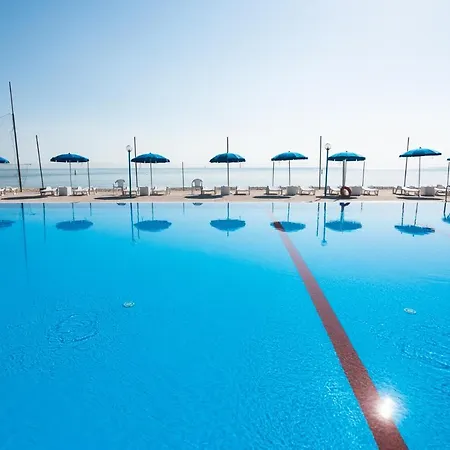 Villaggio Turistico Le Mimose Porto SantʼElpidio