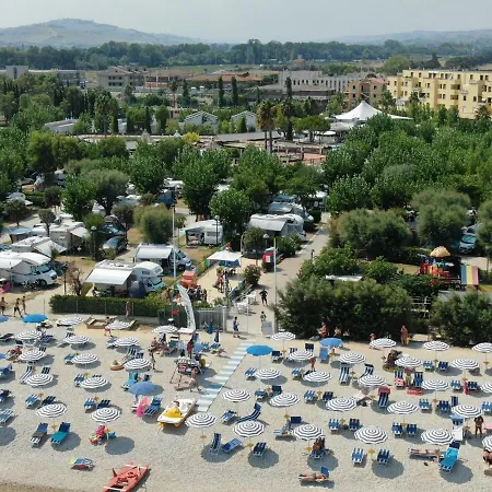 Villaggio Turistico Le Mimose Szálloda Porto SantʼElpidio