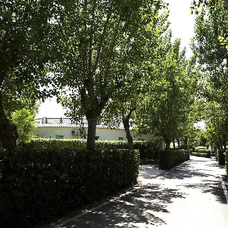 Villaggio Turistico Le Mimose Szálloda 4*